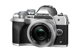 Olympus OM-D E-M10 Mark IV Sølv + 14-42mm f/3.5-5.6 B-vare
