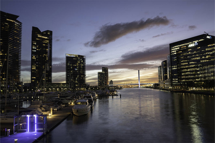 Tamron 17-50mm f/4 Di III VXD for Sony FE