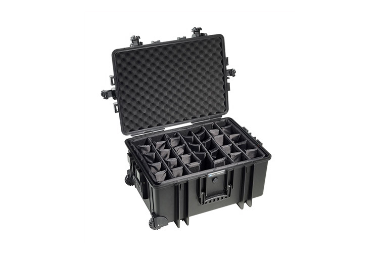 B&W Outdoor Cases Type 6800 Sort RPD m/ Skillevegger
