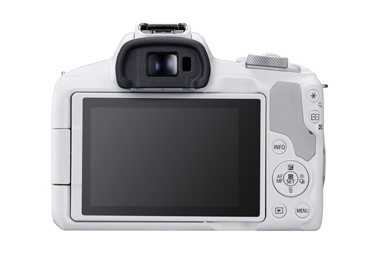 Canon EOS R50 Hvit + RF-S 18-45mm f/4.5-6.3 IS STM