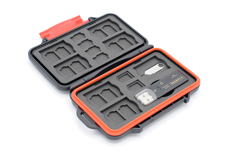 Caruba MCC-7 Minnekortholder med USB 3.0 Kortleser