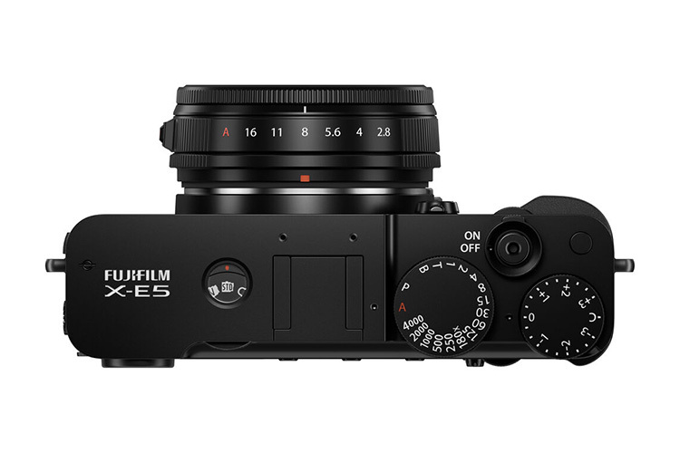 Fujifilm X-E5 + XF 23mm f/2.8 R WR Svart