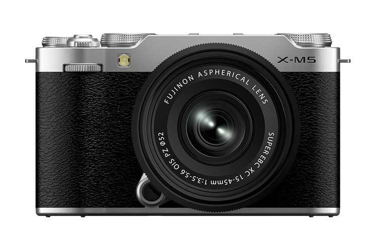 Fujifilm X-M5 Sølv + XC 15-45mm f/3.5-5.6 OIS PZ B-vare
