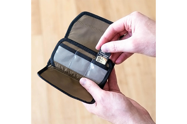 GOMATIC Peter Mckinnon Minnekortveske