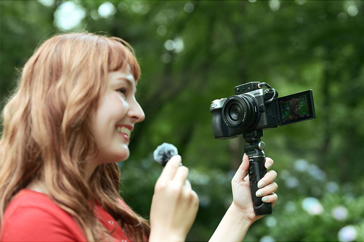 Nikon Z 5IIC Sølv + Z 24-50mm f/4-6.3