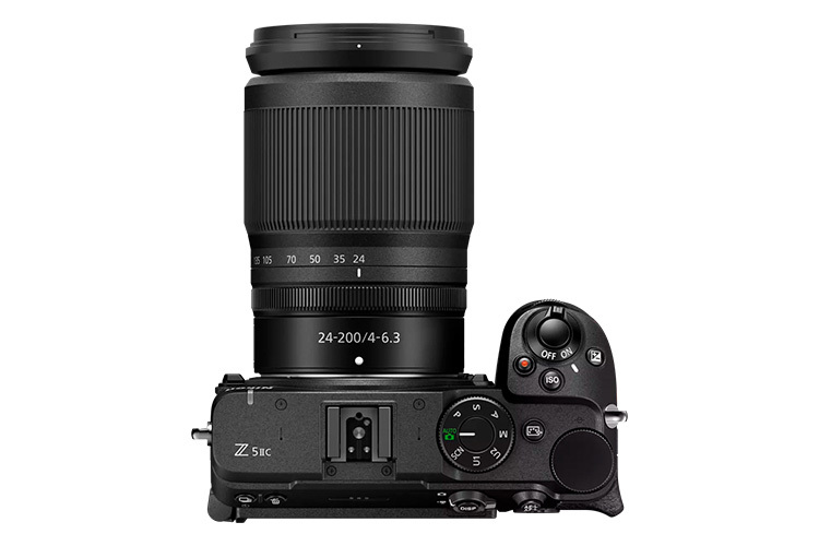 Nikon Z 5IIC Svart + Z 24-200mm f/4-6.3 VR