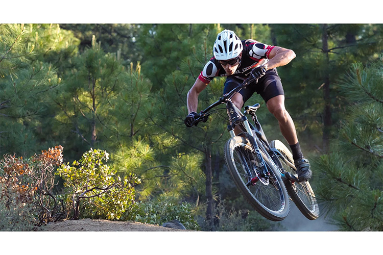 OM SYSTEM M.Zuiko MFT 75mm f/1.8 ED Sort