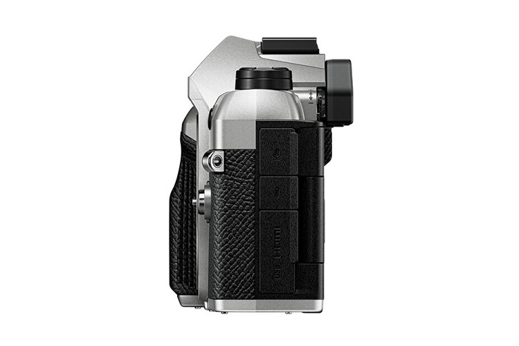 OM SYSTEM OM-5 Mark II + 12-45mm f/4 PRO Svart