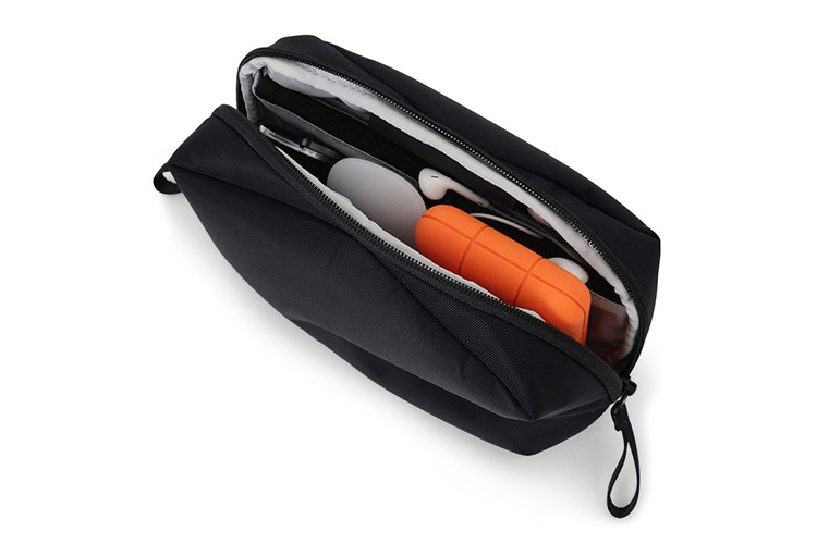 URTH Zeolite Tech Organiser Veske Svart