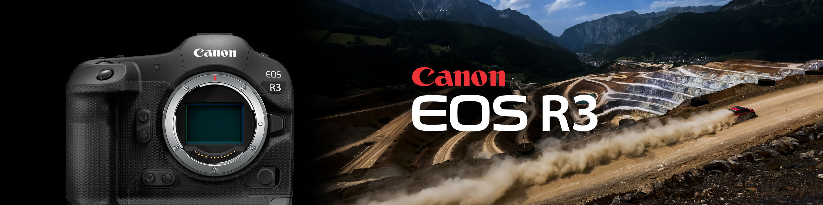 Canon EOS R3-kamera til venstre og en rød bil som spruter støv mens den kjører på en bred grusvei i en åpen gruve, omgitt av fjell i bakgrunnen