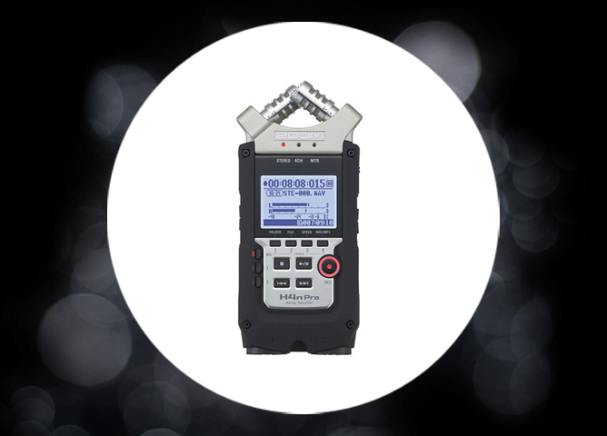 Bærbar lydopptaker i sort design med mikrofoner i kryssmønster øverst