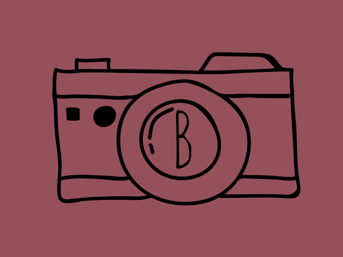 Tegnet kamera med enkel strekdesign, bokstaven B i linsen