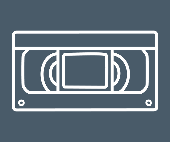 Ikon av en VHS-kassett med enkel, hvit linjetegning mot mørkeblå bakgrunn Ikon av en VHS-kassett med enkel, hvit linjetegning mot mørkeblå bakgrunn