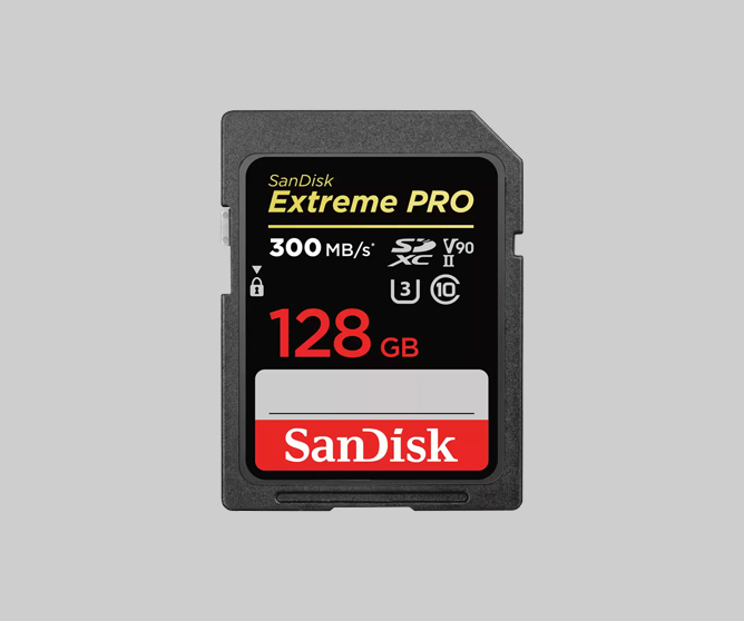 SanDisk Extreme PRO SD-kort 128 GB med 300 MB/s-hastighet, svart og rødt design SanDisk Extreme PRO SD-kort 128 GB med 300 MB/s-hastighet, svart og rødt design