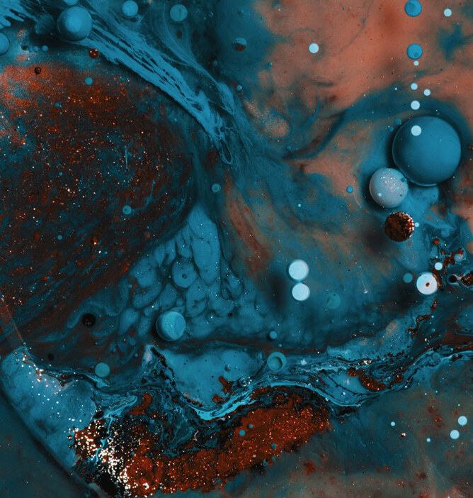 Abstrakt motiv i blått og oransje med rundede former og glitrende detaljer