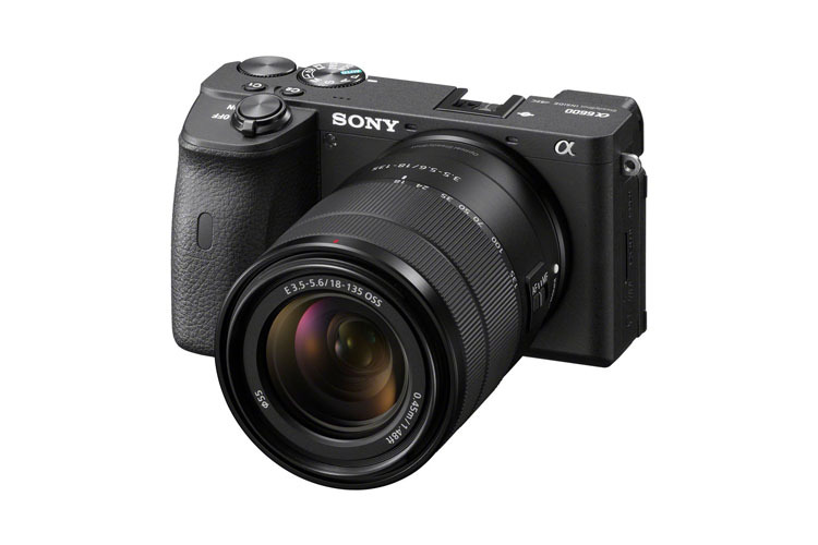 Sony A6600 + 18-135mm OSS