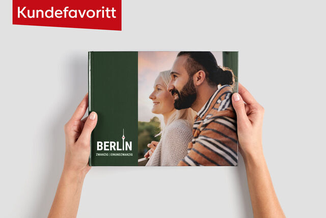 FAILED BY GPT, tried image url: https://www.japanphoto.no/wcsstore/DinkikkertNO/Photofinishing/JapanPhoto/CEWE-FOTOBOK/basiccard/cfb-large_panorama_lg.jpg