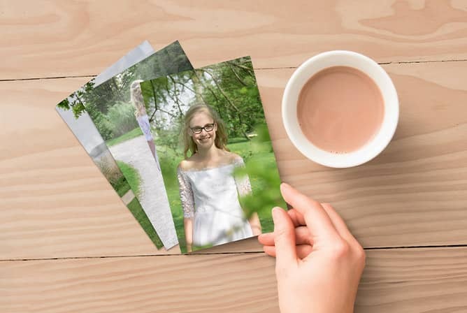 FAILED BY GPT, tried image url: https://www.japanphoto.no/wcsstore/DinkikkertNO//Photofinishing/JapanPhoto/anledninger/konfirmasjon/konfirmasjon-bilder-halv_lg.jpg