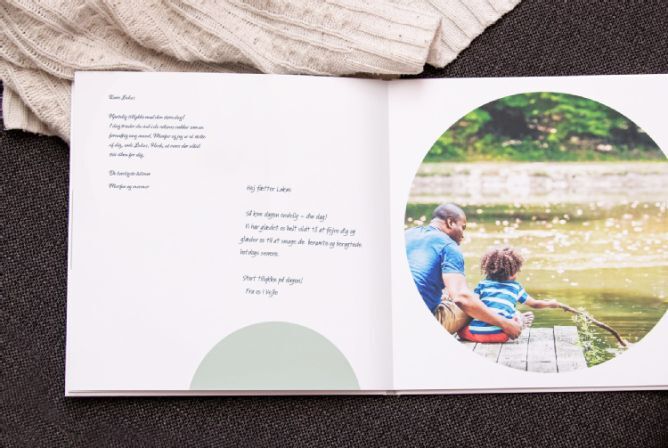 FAILED BY GPT, tried image url: https://www.japanphoto.no/wcsstore/DinkikkertNO//Photofinishing/JapanPhoto/anledninger/konfirmasjon/konfirmasjon_gjestebok_teaser_lg.jpg