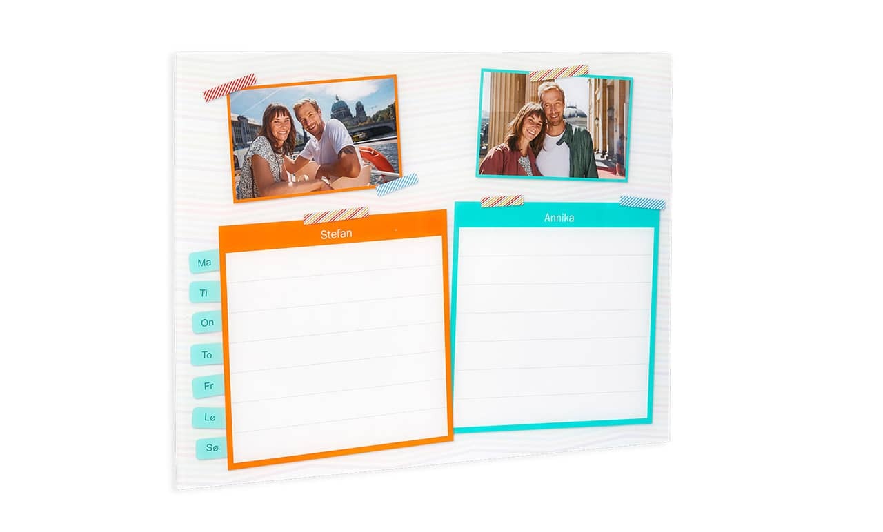 Familieukeplan bak akrylglass Familieukeplan bak akrylglass