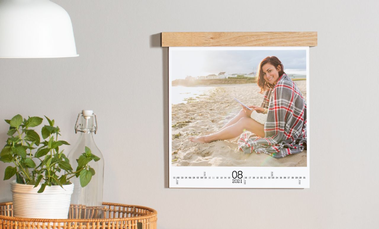 Veggkalender med trelist Veggkalender med trelist