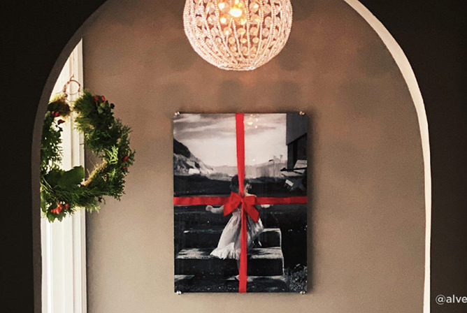 FAILED BY GPT, tried image url: https://www.japanphoto.no/wcsstore/DinkikkertNO//Photofinishing/JapanPhoto/inspirasjon/cards/inspirasjon-alvemamma-bc_lg.jpg