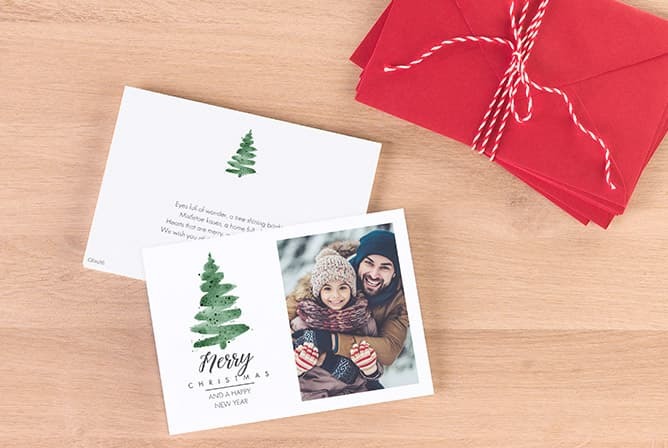 FAILED BY GPT, tried image url: https://www.japanphoto.no/wcsstore/DinkikkertNO//Photofinishing/JapanPhoto/takkekort/inspirasjon/takkekort-inspirasjon-jul_lg.jpg